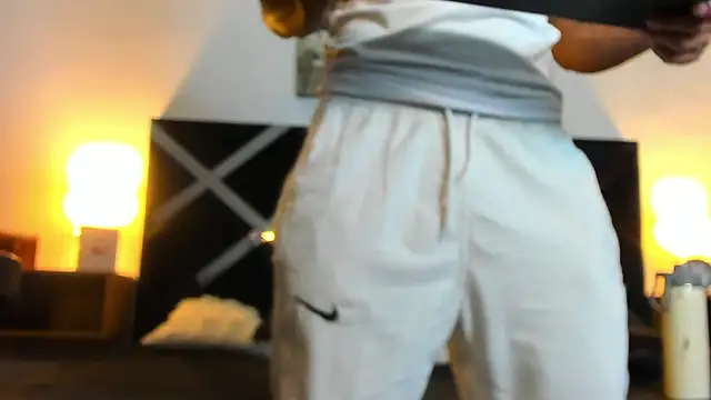 nakedfoam1 online show from April 2026 03:31:02 AM