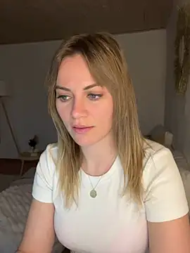 Snapshot of Milla__one chatting on January 2025 03:50:01 PM Milla  one online show from January 2025 03:50:01 PM