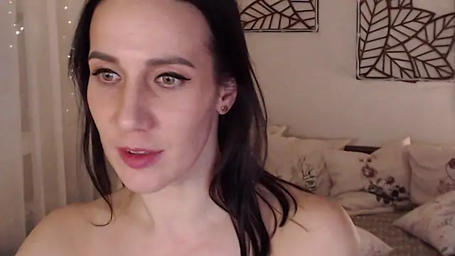 Snapshot of pepper_milf chatting on February 2025 07:28:01 PM pepper milf online show from February 2025 07:28:01 PM