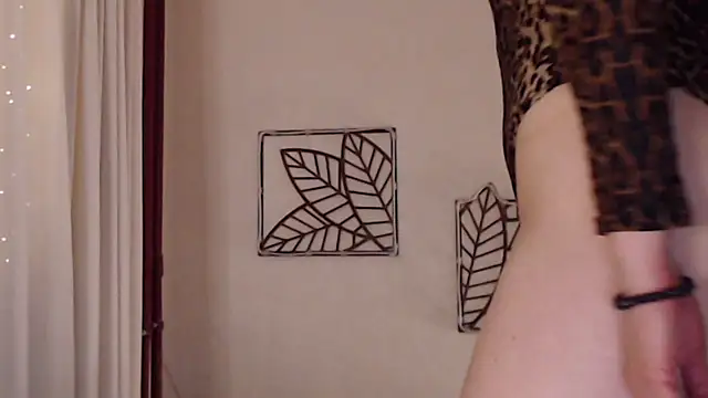 Snapshot of pepper_milf chatting on March 2025 06:45:01 PM pepper milf online show from March 2025 06:45:01 PM