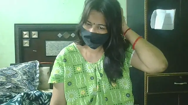 Snapshot of couplesuni chatting on May 2026 02:07:02 AM couplesuni online show from May 2026 02:07:02 AM