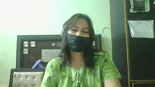 Snapshot of couplesuni chatting on May 2026 05:18:01 PM couplesuni online show from May 2026 05:18:01 PM