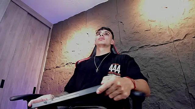 Snapshot of joseph_boy chatting on February 2026 11:31:01 AM joseph boy online show from February 2026 11:31:01 AM