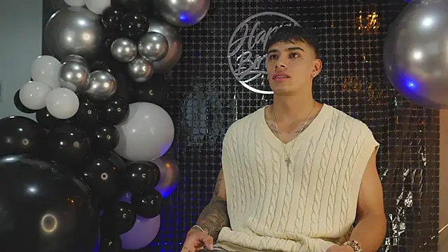 Snapshot of joseph_boy chatting on February 2026 11:40:01 AM joseph boy online show from February 2026 11:40:01 AM