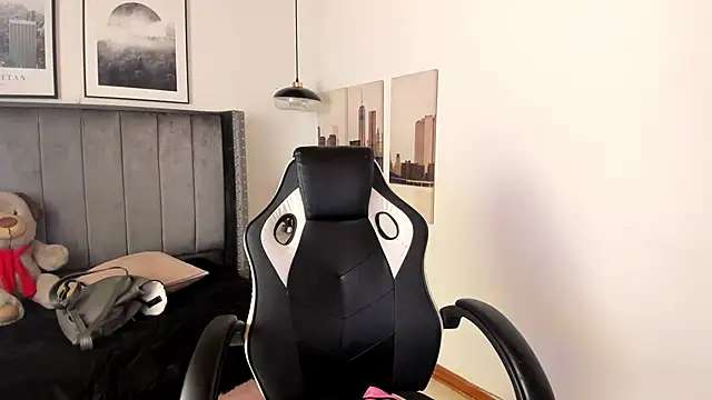 Alaia Cute online show from February 2025 02:57:02 AM