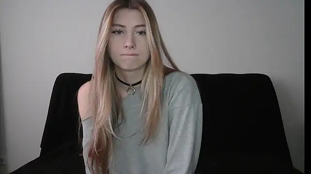 ErikaShyy online show from November 2025 11:20:02 AM