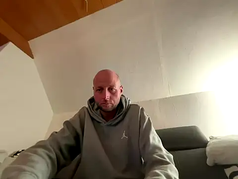 nikeaddicted2 online show from November 2025 05:34:02 PM