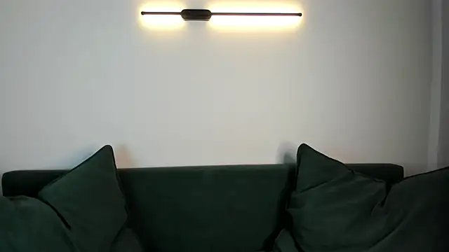 Lola Peach online show from September 2025 05:08:01 AM