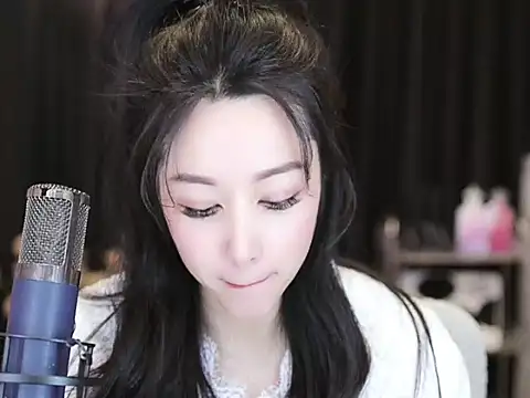 Nuyoah-77 online show from January 2025 07:04:01 PM