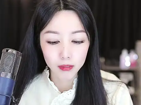 Nuyoah-77 online show from February 2025 02:24:01 PM