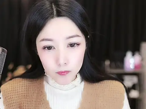 Nuyoah-77 online show from February 2025 02:48:02 PM