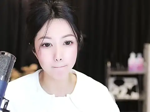 Nuyoah-77 online show from March 2025 04:01:02 PM