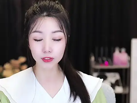 Nuyoah-77 online show from September 2025 03:57:01 PM