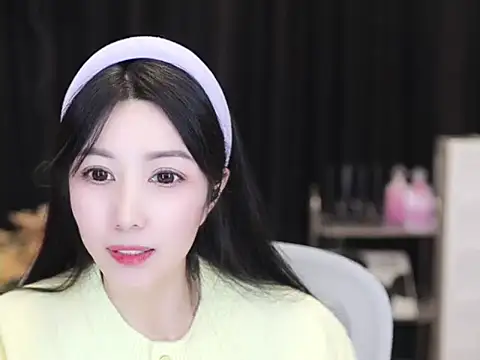 Nuyoah-77 online show from November 2025 03:56:01 PM