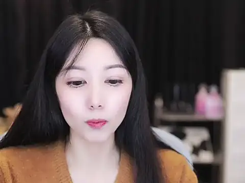 Nuyoah-77 online show from November 2025 02:39:02 PM