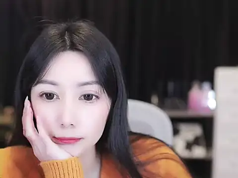 Nuyoah-77 online show from December 2025 01:05:02 PM