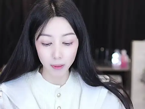 Nuyoah-77 online show from December 2025 01:51:01 PM