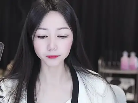 Nuyoah-77 online show from April 2026 04:45:01 AM