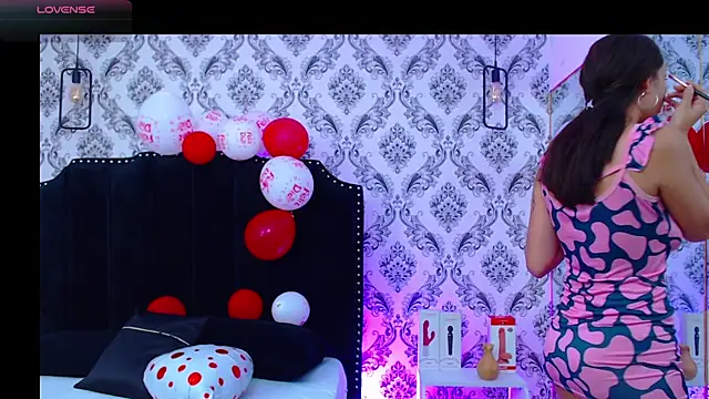 SaaraBrown online show from February 2025 12:32:02 PM