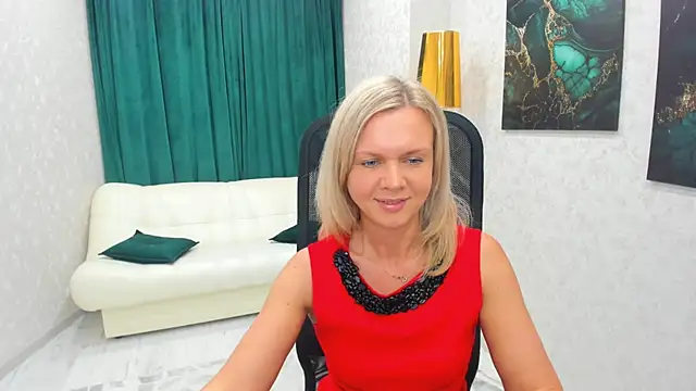 AgathaKlouin online show from February 2025 07:09:02 AM