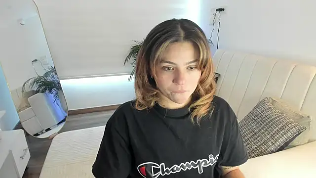 Snapshot of Ori_valentina chatting on July 2026 07:10:02 PM Ori valentina online show from July 2026 07:10:02 PM