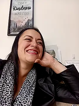Snapshot of Lesly_10- chatting on January 2025 03:14:02 PM Lesly 10- online show from January 2025 03:14:02 PM