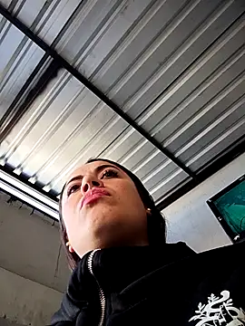 Lesly 10- online show from November 2025 01:55:02 PM