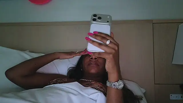 Snapshot of longislandprincess chatting on May 2026 06:57:01 PM longislandprincess online show from May 2026 06:57:01 PM