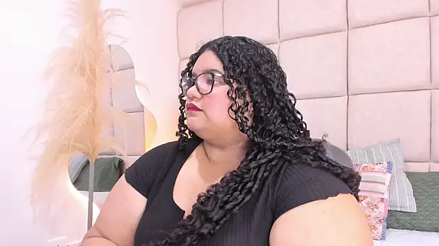 Miley Collins online show from November 2025 07:47:01 PM