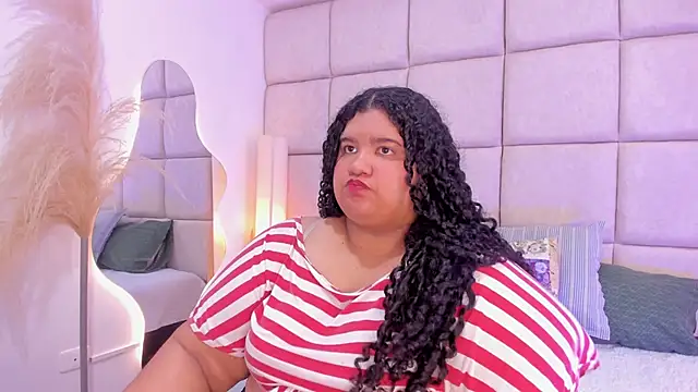 Miley Collins online show from November 2025 07:16:02 PM