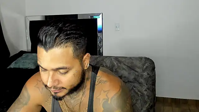 Snapshot of Exotic_tatto27121 chatting on April 2026 12:41:01 AM Exotic tatto27121 online show from April 2026 12:41:01 AM