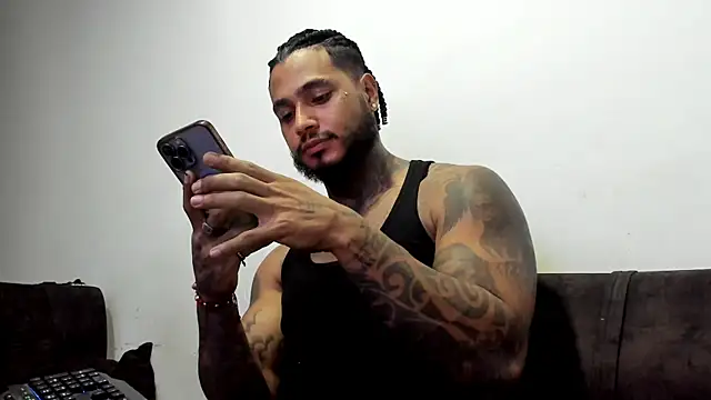Snapshot of Exotic_tatto27121 chatting on May 2026 06:07:02 AM Exotic tatto27121 online show from May 2026 06:07:02 AM