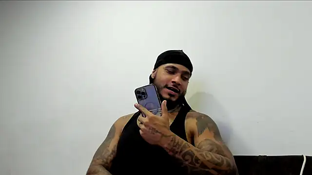 Snapshot of Exotic_tatto27121 chatting on June 2026 02:27:01 AM Exotic tatto27121 online show from June 2026 02:27:01 AM