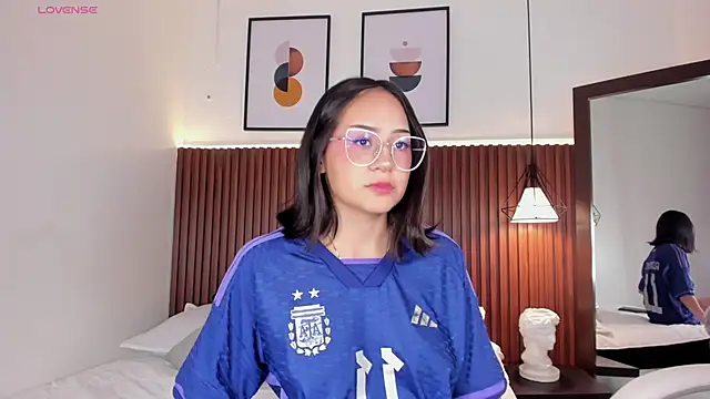 emma white 01 online show from December 2024 03:18:02 AM