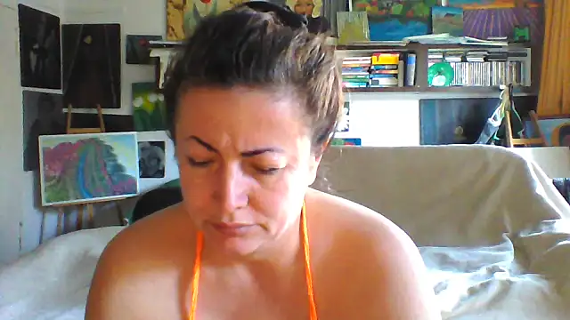 MariaAnaSunshine online show from October 2025 02:07:01 PM