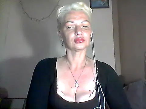 Snapshot of MaryJane441 chatting on June 2026 08:19:02 PM MaryJane441 online show from June 2026 08:19:02 PM