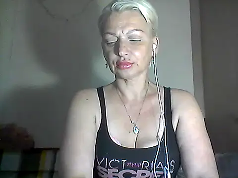 Snapshot of MaryJane441 chatting on July 2026 10:11:01 PM MaryJane441 online show from July 2026 10:11:01 PM