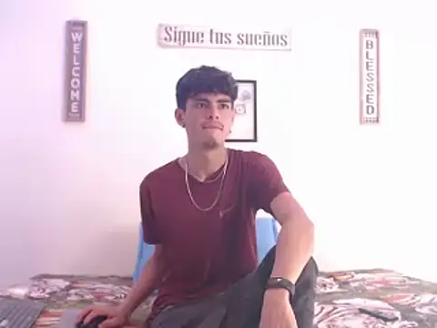 Snapshot of harrytomson_1 chatting on January 2025 04:57:01 PM harrytomson 1 online show from January 2025 04:57:01 PM