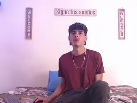 Snapshot of harrytomson_1 chatting on January 2025 07:59:02 PM harrytomson 1 online show from January 2025 07:59:02 PM