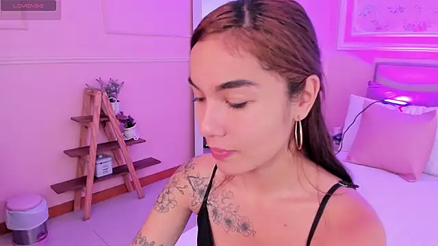 scarlet castro online show from February 2026 04:51:02 PM