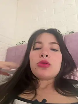 Snapshot of annaharper- chatting on December 2024 06:46:01 AM annaharper- online show from December 2024 06:46:01 AM