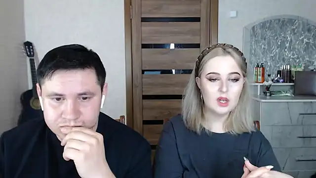 Kristy-Max online show from March 2025 06:22:02 PM