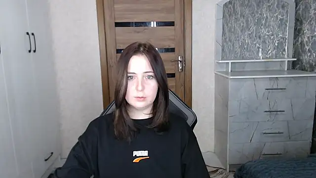 Kristy-Max online show from November 2025 10:45:02 PM