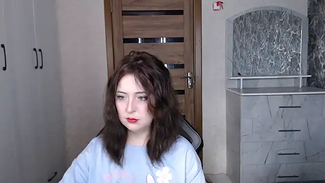 Kristy-Max online show from November 2025 06:45:01 AM