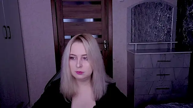 Kristy-Max online show from April 2026 09:09:01 PM