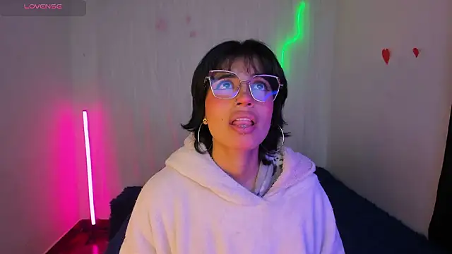 Snapshot of CelesteXCute chatting on March 2026 12:33:01 PM CelesteXCute online show from March 2026 12:33:01 PM