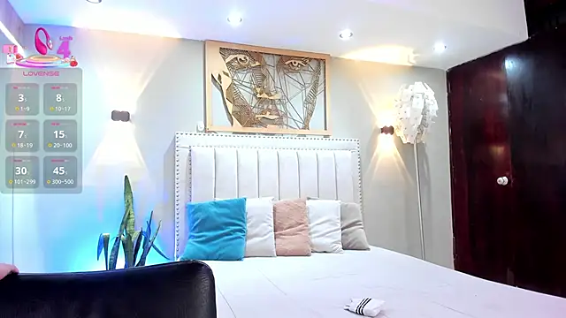  EmilyJireh  online show from October 2025 07:42:02 PM