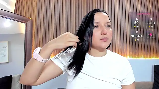 Snapshot of _EmilyJireh_ chatting on July 2026 07:30:01 PM EmilyJireh online show from July 2026 07:30:01 PM