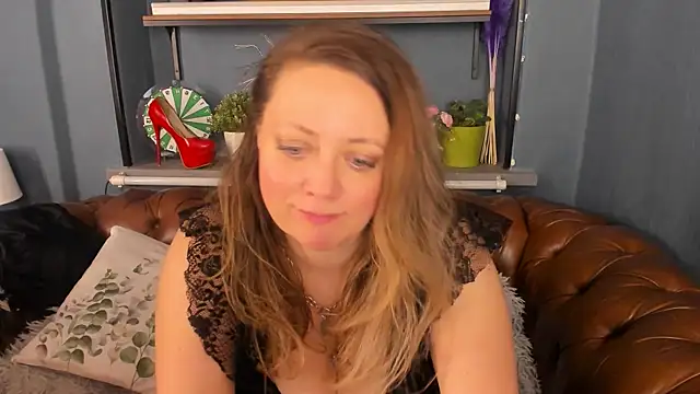 JesiaFoxi online show from March 2025 04:47:02 PM