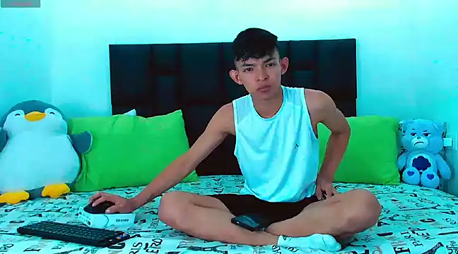 Snapshot of Tonny_twink_ chatting on February 2025 04:53:01 AM Tonny twink online show from February 2025 04:53:01 AM